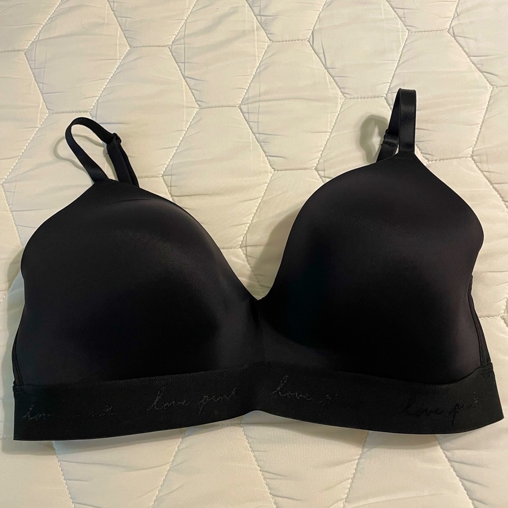 NWOT Victoria’s Secret Wear Everywhere Lightly Lined Bra